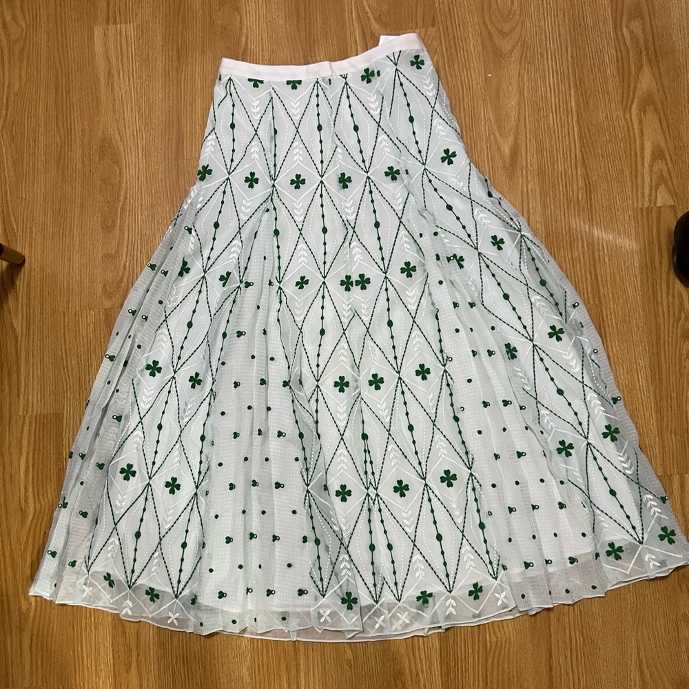 New Sandro long skirt, the waist measurement is about 33-34cm~13 inches.